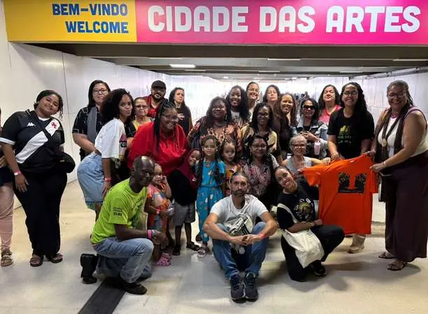 Grupo do Dandaras para Sempre reunido na Expofavela, na Cidade das Artes